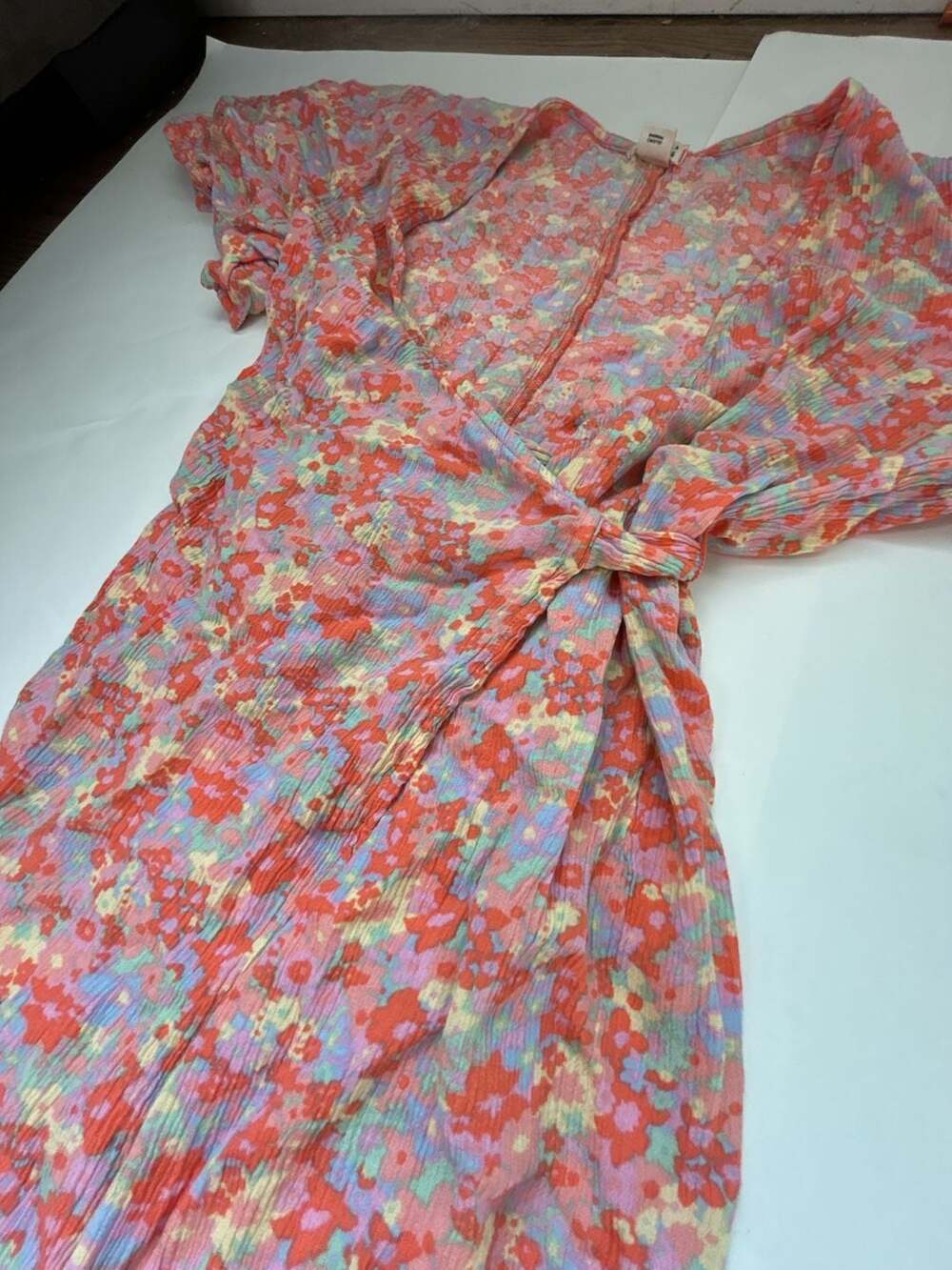 Billabong Mini Wrap Dress Size S Pink Floral Tie Waist